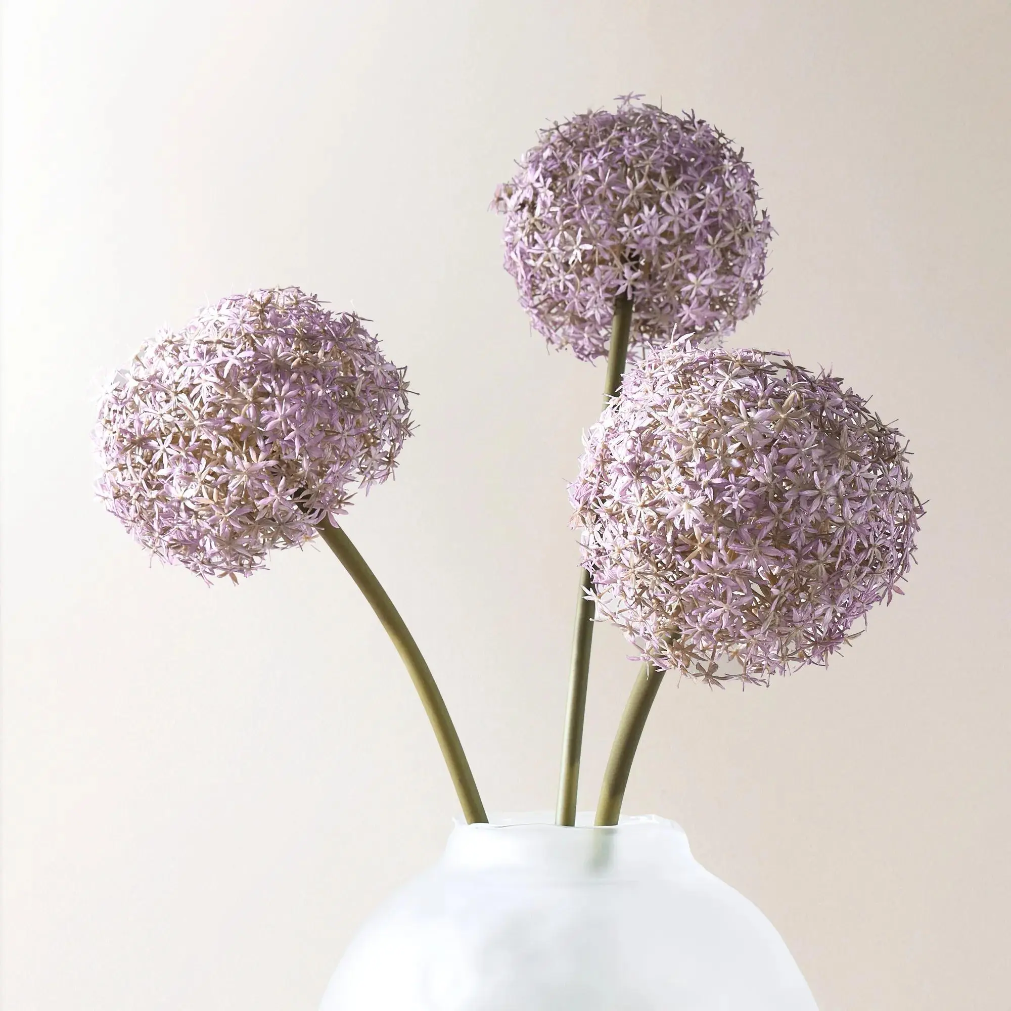 Z Gallerie Artificial Color-Coordinated Floral Ornaments Set of 3 - 40in Amethyst Allium Bulb, 30in Amaranthus, 29in Heracleum - Lilac Vase Display Accent, Artificial Artificial Flowers, Color-Coordinated Artificial Flowers