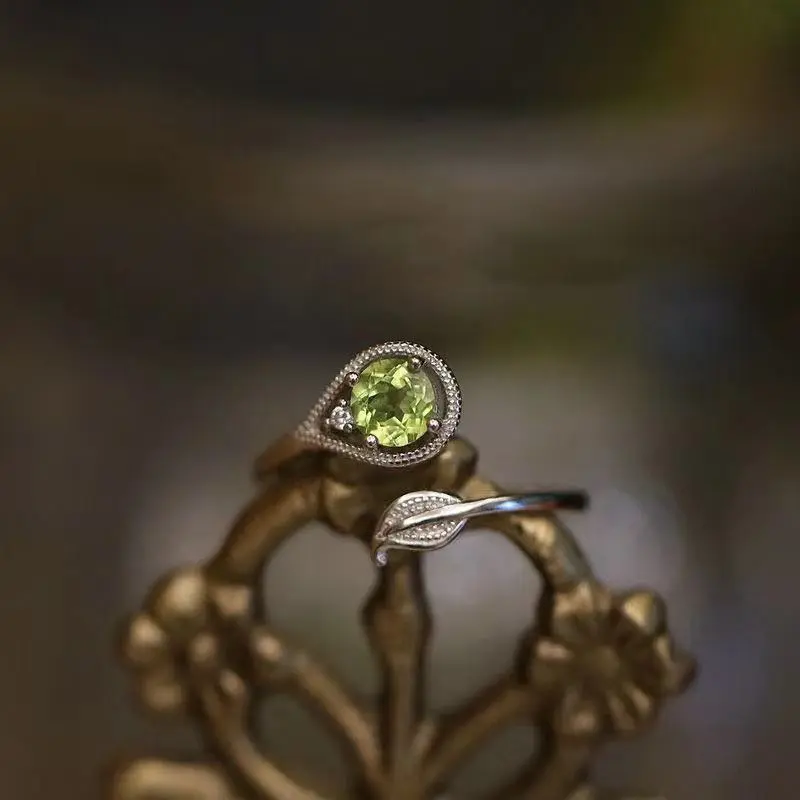 Exquisite Inlaid Natural Peridot Green Gem Leaf Branch Adjustable Open Ring for Women, Elegant Minimalist Finger Jewelry