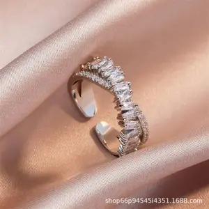 A stylish cross-cut copper slightly inlaid zircon, exquisite square stone ring
