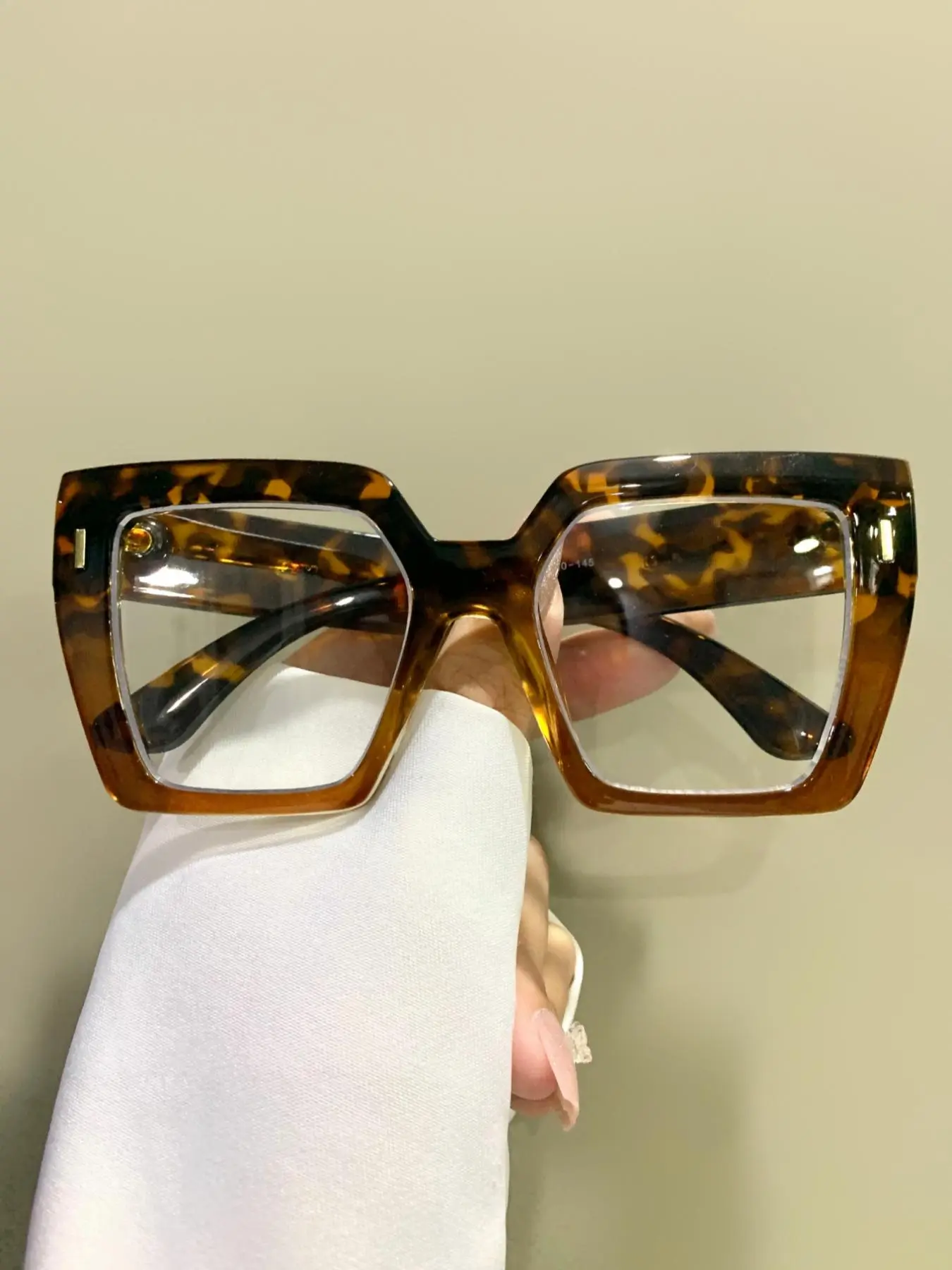 Unisex Fashionable Trendy Large Square Frame Glasses, Fashion Retro Leopard Pattern Eyeglasses for Everyday Use Stylish Square Frames Trendy Casual Eyeglasses