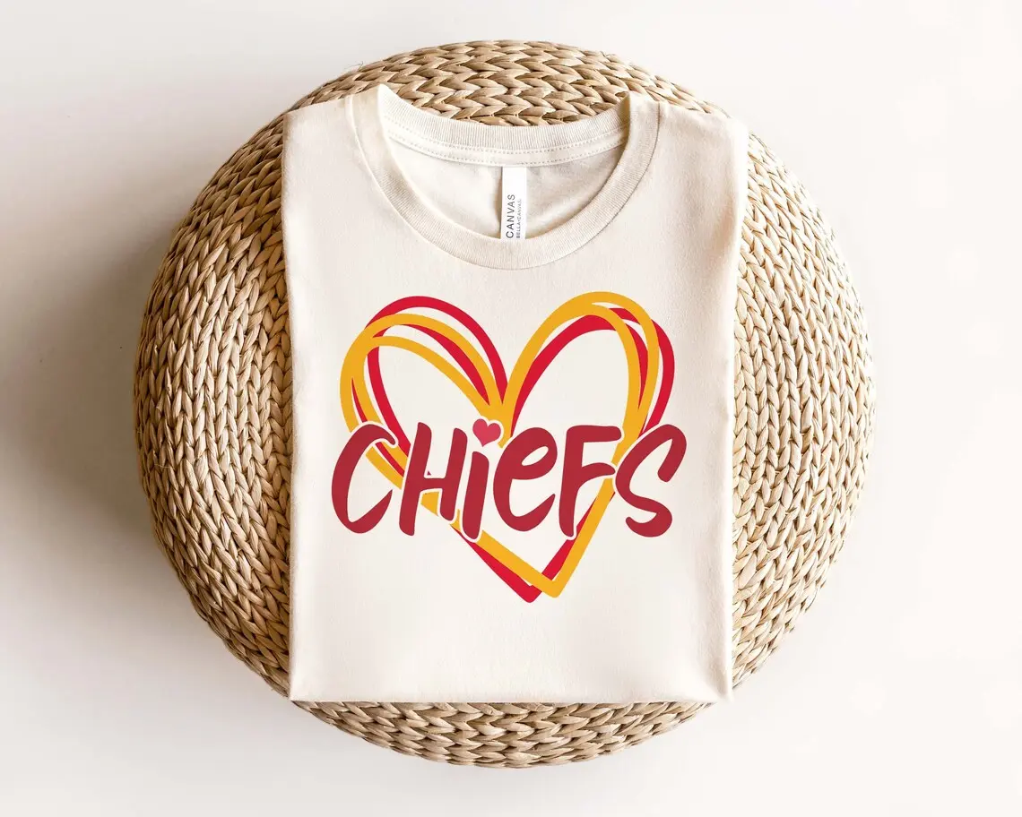 KC Kansas Chiefs Heart Love Chiefs T-Shirt Chiefs Gift Clothing Shirt Casual Graphic Menswear Top Basic Football