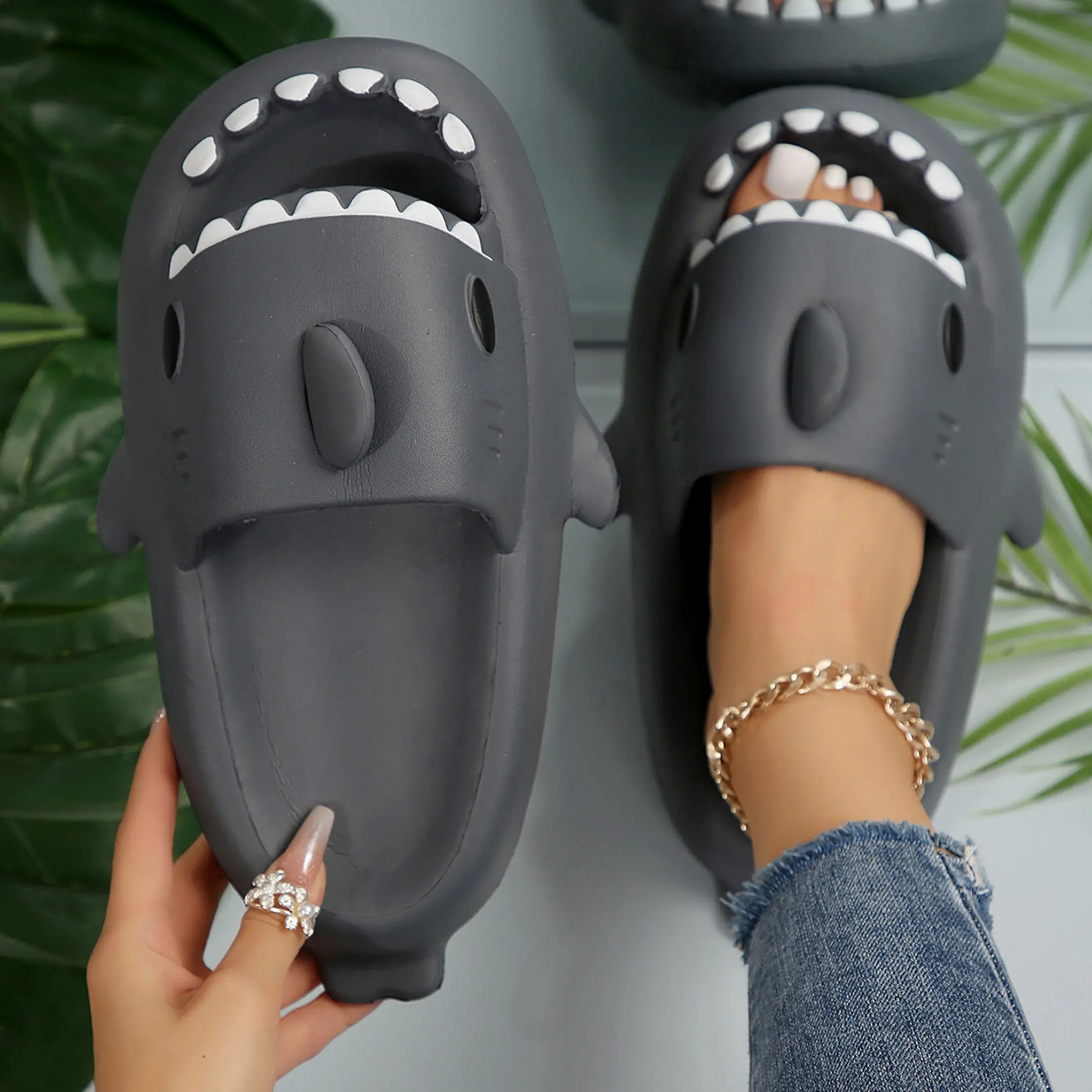 Men's and Women's Shark Slides Cloud Slippers Summer Open Toe Slide Sandals Anti-Slip Beach Pool Shower Shoes with Cushioned Thick Sole Non Slip Eva