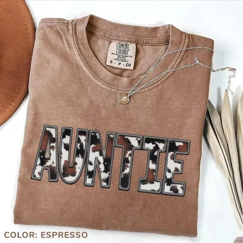 Comfort Colors Auntie T-Shirt, Cute Cow Print Graphic Tee for Women, Western Auntie Cowgirl Shirt, New Aunt Gift, Cool Aunt Announcement, Country Auntie Top