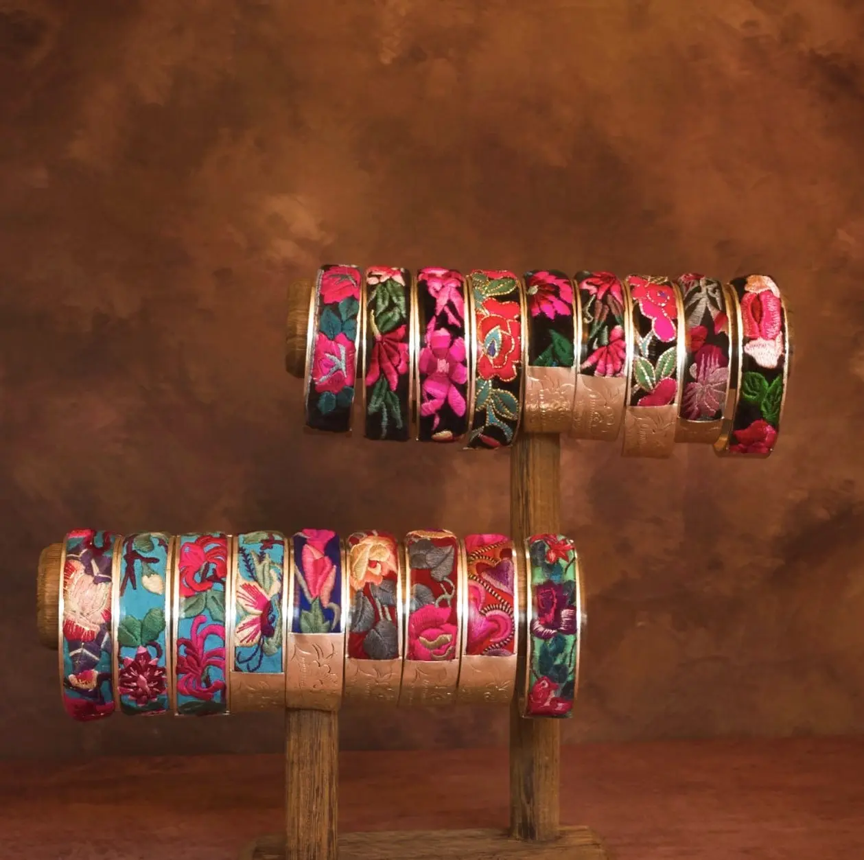 Live Reveal Hand-embroidered Bangles Ethnic Miao/ Hmong Crafted Silver-plated