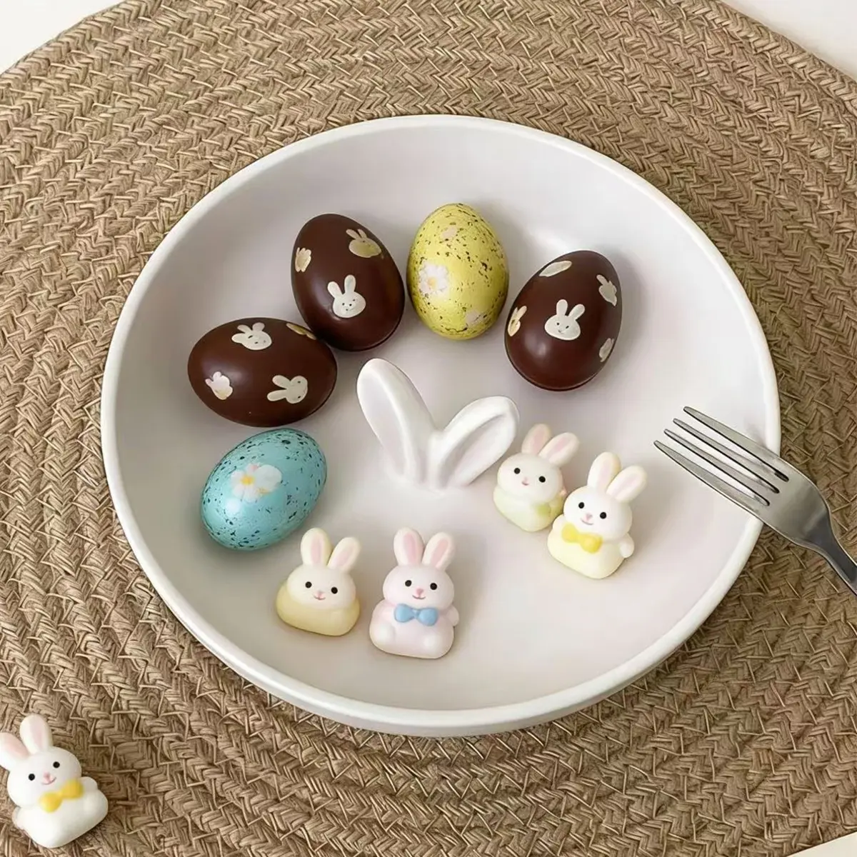 Easter Cute Bunny Ear Ceramic Dessert Plate, 7 Inch Porcelain Breakfast Plate, Creative Home Use Salad Plate, Restaurant Tableware, Festival Party Tableware