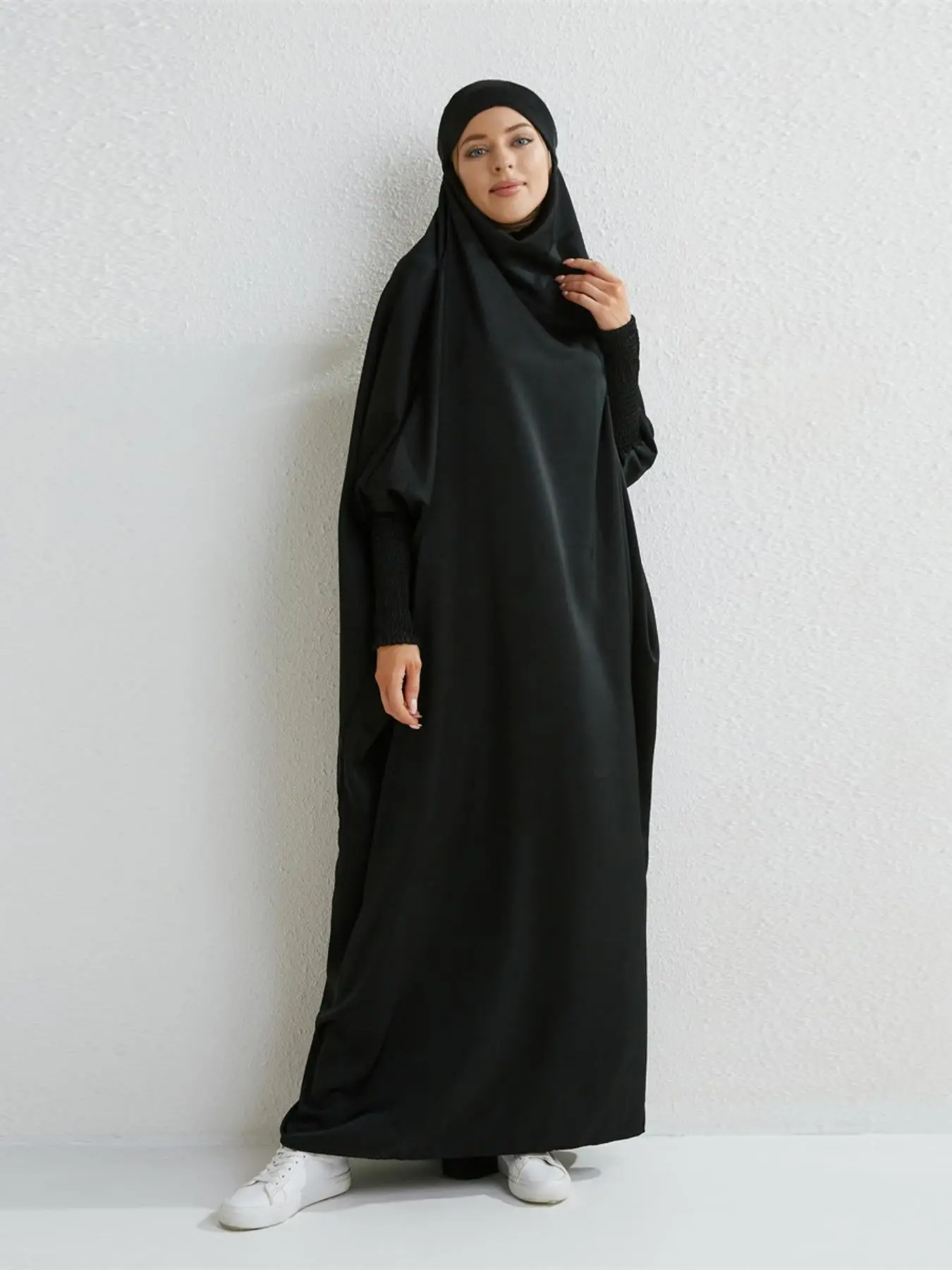 Women's Solid Shirred Batwing Sleeve Abaya with Integrated Hijab, Modest Long Arabian Prayer Dress, Women's Islamic Clothing for All Seasons