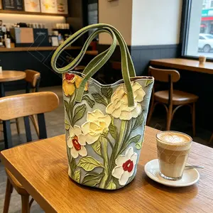 Oil painting flower niche high-end single shoulder bag versatile niche large capacity handheld commuting bucket bag