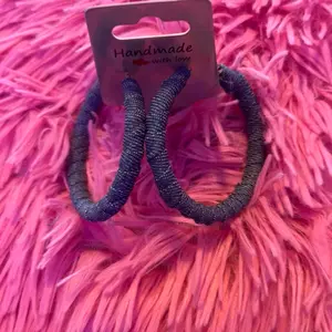 Jean hoop earrings