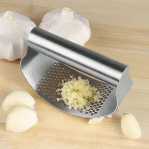 Stainless Steel Garlic Press Easy Clean Kitchen Gadget For Chopping Crushing Garlic Durable Tool Perfect For Apartments Dormitories Household Kitchenware