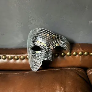 Disco Ball Half Mask, Shine Bright at Your Next Party, Perfect Accessory for Parties, Fun and Stylish Design, Must-Have for Nightlife