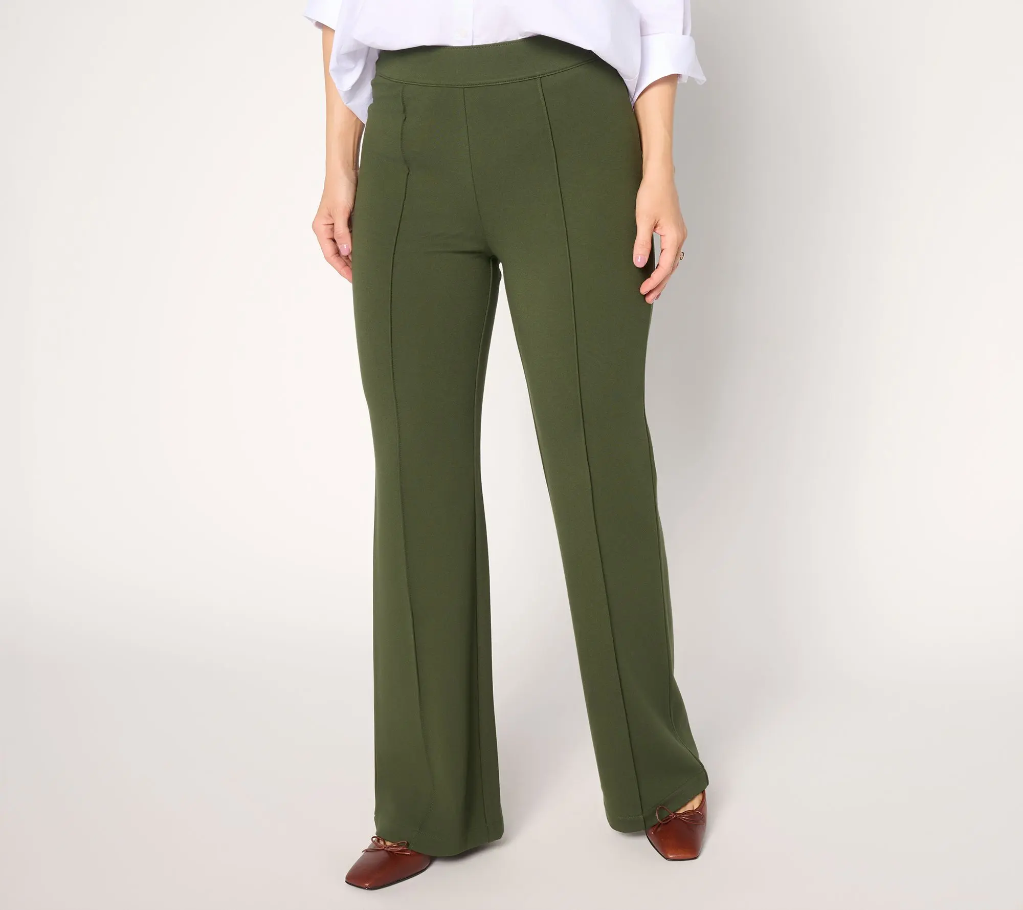 Studio Park x Sandra Bennett Petite Pull-On Ponte Flare Pant