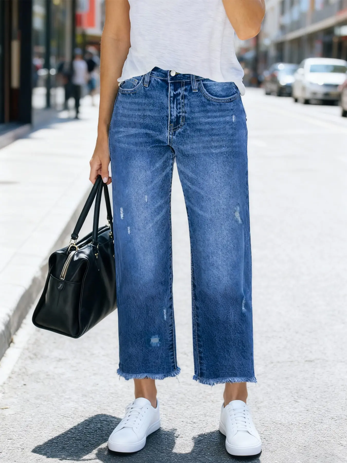 Women's Relaxed Fit Loose Distressed Straight Leg Jeans, Comfortable Ripped Wash with Frayed Hem for Streetwear Style Fashion, Trendy Denim Jeans