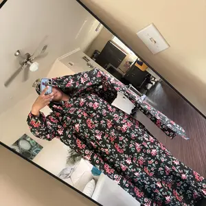 Women's Floral Print Long Sleeve Maxi Prayer Dress with Scarf, Elegant Bishop Sleeve Long Robe, Muslim Clothing for All Seasons