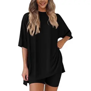 Women's Solid Color T-Shirt and Fitted Shorts Loungewear Set, Casual Comfortable Round Neck Sleepwear for Summer, with Pockets and Oversized Fit，Women's Affordable Pajamas