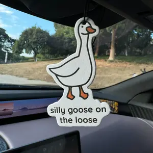 Cute Duck Design Car Air Freshener, Car Fragrance, Car Diffuser, Car Interior Diffusers, Car Rear-view Mirror Hanging Aromatherapy Tablet, Car Interior Decoration Accessories for Car, Car Accessory