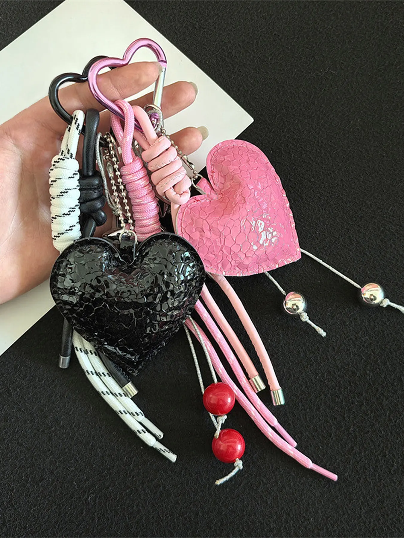 Personalized and trendy heart-shaped fashion pendant, retro and versatile atmosphere pendant, contrasting woven knot, designed with pentagram and key elements, suitable for dating, shopping, and gatherings