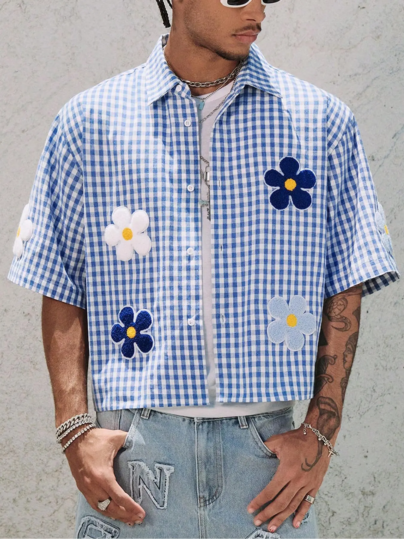 Men's Floral Embroidery Short Sleeve Checked Shirt, Casual Plaid Shirt, Regular Fit Casual Street Retro Fashion Gingham Checkered Grid Graphic Button Front Top for Summer Breathable, Men's Clothes for Daily Wear, Fitted, Menswear