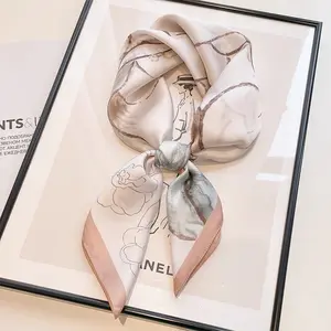 Chinese-style camellia spring and autumn silk scarf for women, Korean version, versatile and elegant, suitable for mothers, small square scarf, neck scarf, bag accessory, hairband