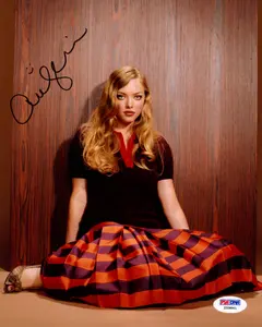 Amanda Seyfried Signed 8x10 Photo (PSA COA)