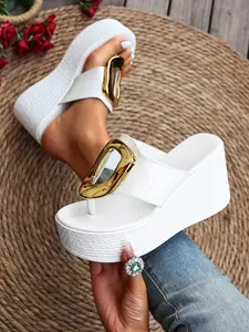 2026 European and American Fashion White Patent Leather Wedge Thong Flatform Sandals for Women – Metallic Gold Buckle Decor, High Platform Heel, Casual Beach & Vacation Style, Comfy Non-EVA Sole, Summer Open Toe Slides for Party, Daily Wear and Resort