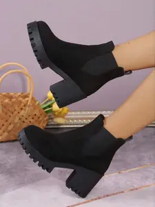 Women's Fashion Elastic Short Boots, Thick Sole Chelsea Booties, Round Toe Cut Out Design, Adjustable Strap, All Season Wear, Footwear