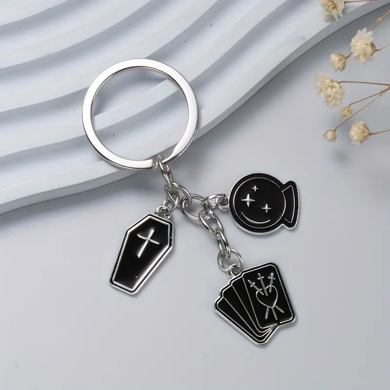 1Pc Black Magic Book Alloy Keychain, Fashion Accessory Keychain, Multifunctional Car Key Accessory, Suitable for Birthday and Halloween Gifts, Fashionable Alloy Keychain, Car Key Chains