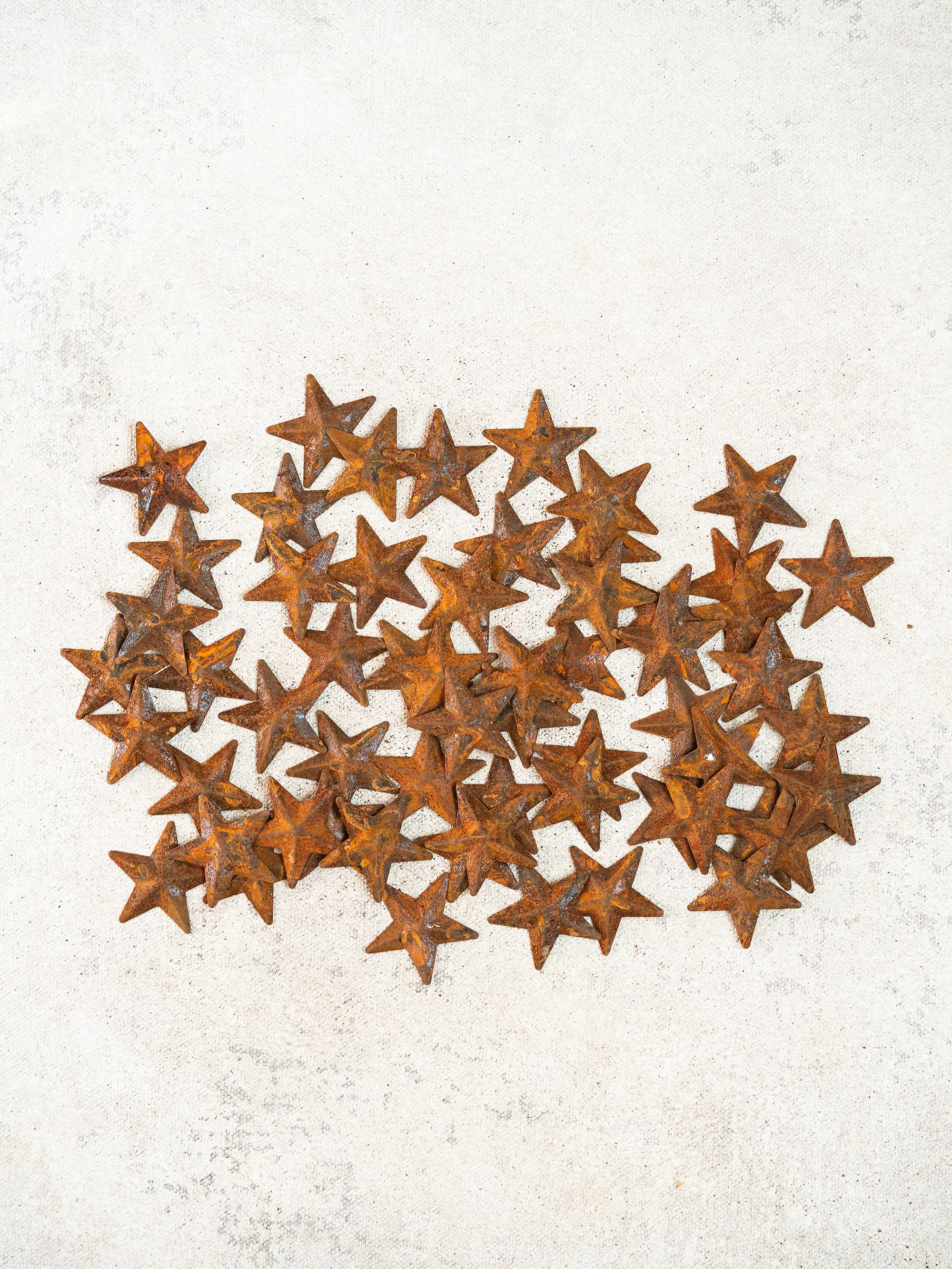 Traditional Christmas Decor - Set of 60 Rusty Metal Stars (1", No Holes) — Rustic Primitive Craft Stars for Wreaths, Ornaments, Farmhouse Decor, Holiday Crafts