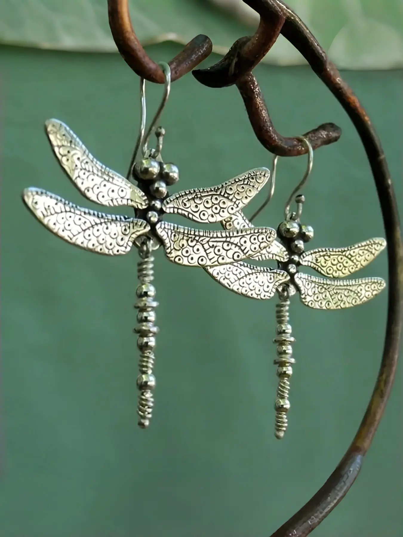 A Pair of Creative Retro Animal Dragonfly Earrings, Dangle Earrings, Dangly Earrings, Suitable for Girls to Wear at Banquets and Parties, Interesting Festival Gifts, Dainty Fashion Jewelry, Dangling Earrings