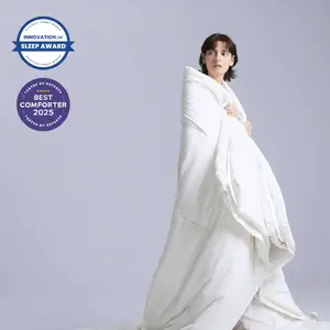 Mellow Sleep | Temperature Control Comforter - This comforter is made from two comforters zipped together: a lighter one for hot sleepers and a heavier one for extra warmth. Zip or unzip to sleep at your ideal temperature.