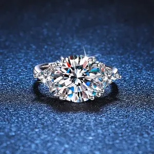 Brilliant moissanite ring, 925 sterling silver 5-carat moissanite ring, wedding proposal, engagement, Valentine's Day anniversary surprise, fashionable and stylish design ring, gorgeous creative personality retro style ring