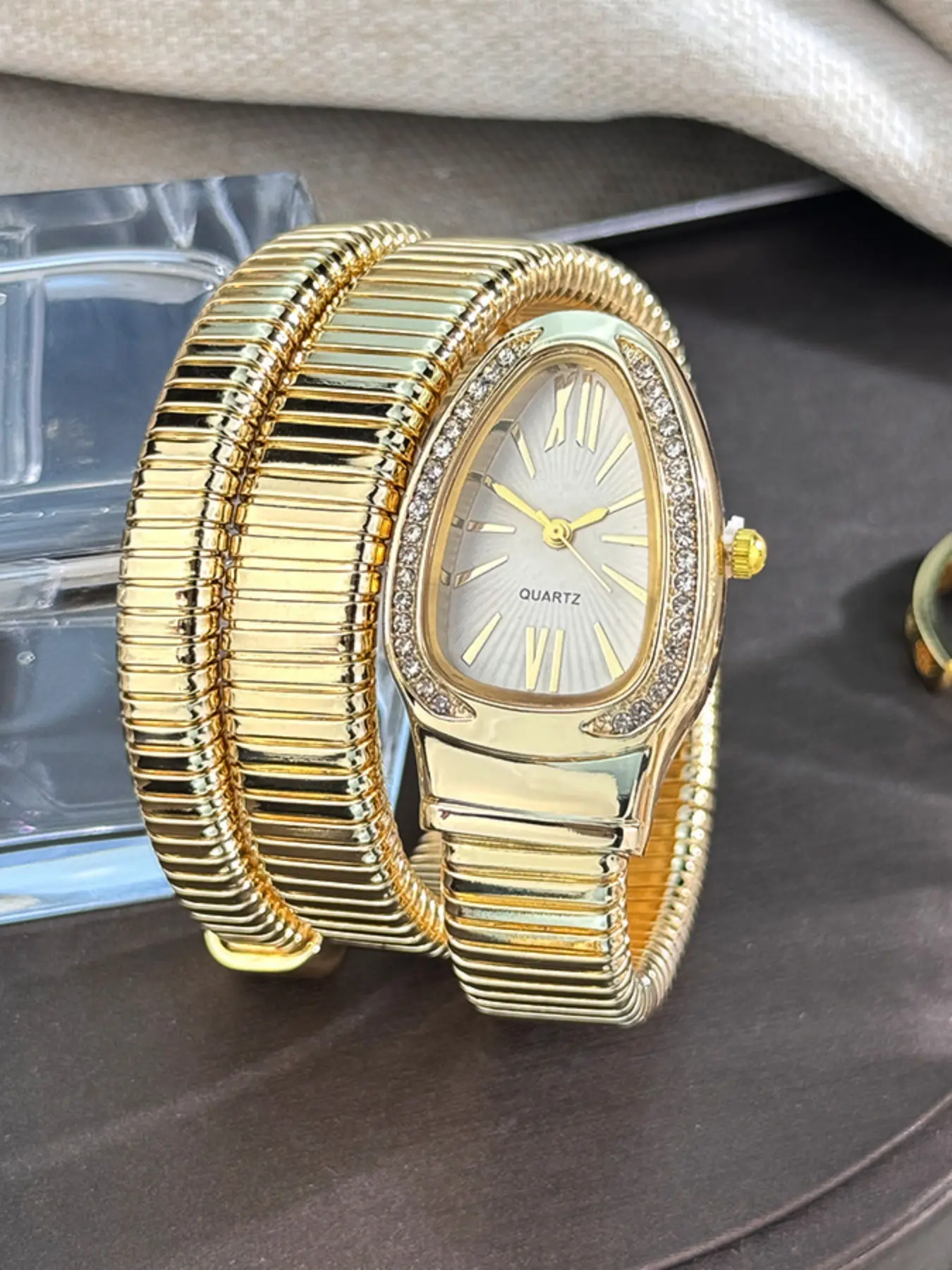 Trendy Fashion Women's Watch, Rhinestone Snake Bracelet Quartz Watch, Silver Color Alloy Case, Mineral Glass Dial, Casual Style, Modern Fashionable Wristwatch, Fashionable Wristwatch, Rhinestone Decorated Watch, Fashion Wristwatches