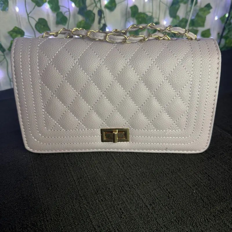 Elegant Quilted lavender Crossbody Purse – Gold Chain Shoulder Bag with Turn-Lock Closure
