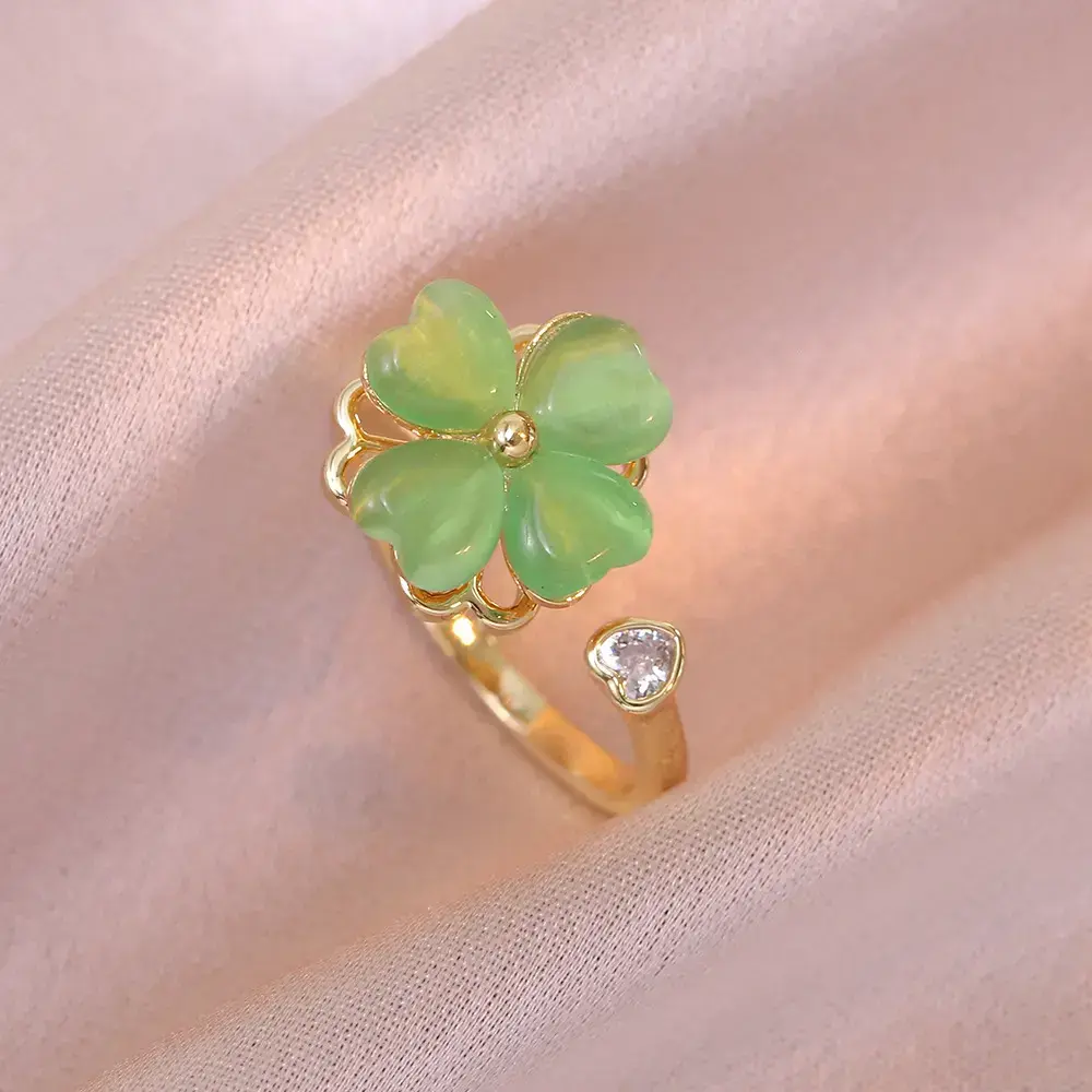 Green Jewelry Set for Women, Trendy Style Set Series Rotating Four-leaf Flower Earrings Simple Fashion Rotating JewelryGift Green Jewelry Set for Women, Trendy Style Set Series Rotating Four-leaf Flower Earrings Simple Fashion Rotating JewelryGift