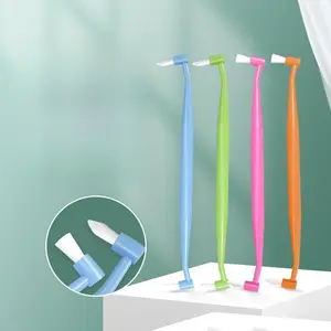 Cat double-sided toothbrush with miniature brush head, non-slip curved handle, suitable for all breeds of pet cats, small pointed flat head interdental brush, soft-bristled braces, wisdom teeth cleaning cat toothbrush