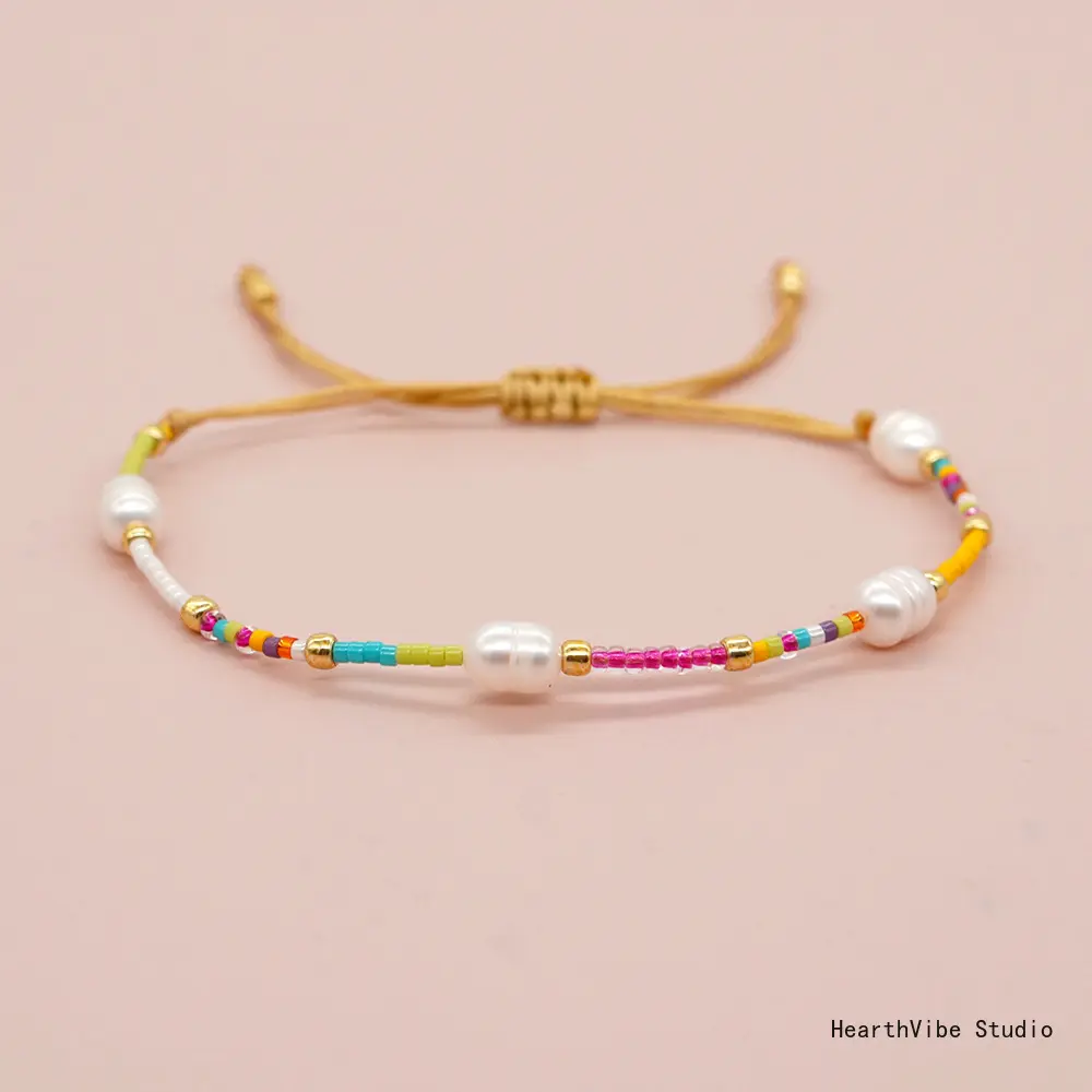 Exquisite Handcrafted Bracelet with High Shine Freshwater Pearls & Colorful Seed Beads, Unisex All Seasons Wristband Accessory for Sports & Everyday Wear, Exquisite Bracelet, Adults