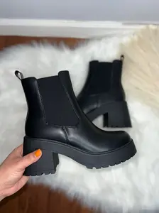 Chelsea- Platform Boots