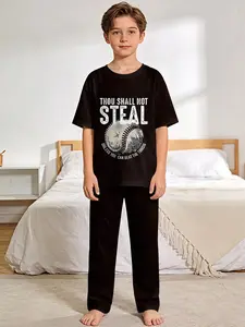 Solid black baseball fun no stealing allowed pajama set, digital printed short-sleeve pajamas with extended-length pajama pants, flame-retardant fabric. Fashionable, trendy, casual, comfortable and soft pajama set, suitable for sleeping and home leisure.