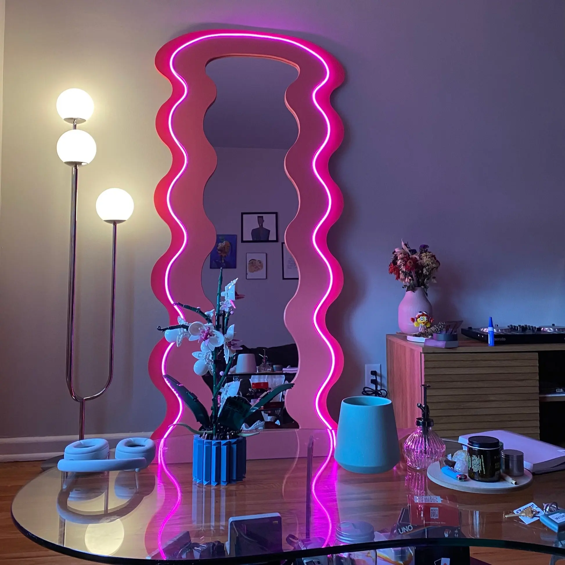 Curvy Glo Mirror