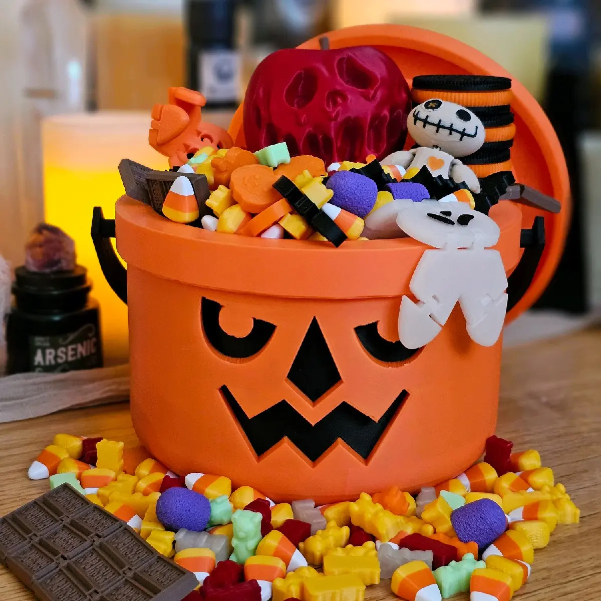 XXL Full Size Spooky Non-Natural Crystal Decor Gift Basket - Durable Jewelry Accessory Derivative, 3D Printing Candies, Fidgets, Palm-Sized Design for Halloween Party Decor