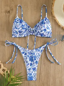 Two-Piece Set Women's All Over Print Bikini Set, Casual Fashion Chic Swimsuit Set for Beach Holiday Vacation, Ladies Swimwear for All Seasons Floral Print Bikini