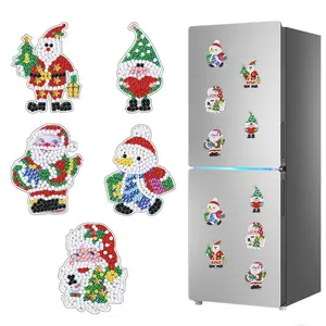 5-piece set, 5D diamond art magnetic ornaments, DIY Christmas diamond painting refrigerator magnets, includes a tool kit, handmade art decorative stickers, and a magnetic backing sticker. Suitable for adult craft enthusiasts.