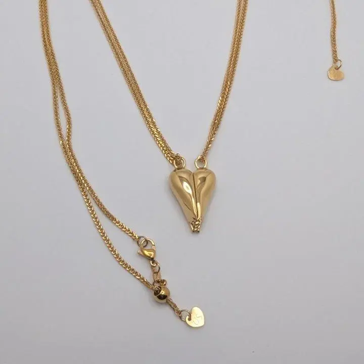 Solemates Necklace Gold - Interlocking Toes & Heart Design - Symbolic Couple's Jewelry - Perfect for Deep Connections