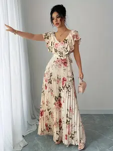 A women's apricot colored fashionable rose print pleated long dress, with a gentle print and a flowing pleated skirt suitable for commuting to work, shopping and outdoor activities, indoor and outdoor dressing, Womenswear