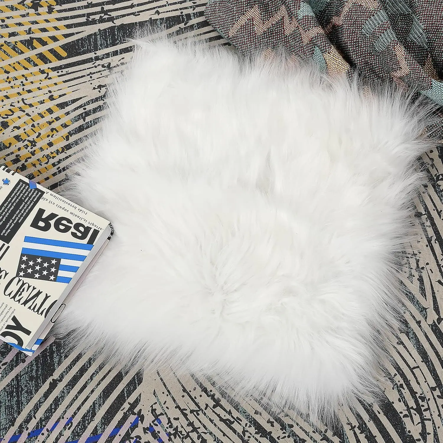 25 cm Small Rugs Fluffy Faux Fur Chair Pad Cover Rug Fuzzy Cushion Photography Props Background Nail Mat Carpet Christmas Party Decorative Home Living Room Sofa Bedroom Floor (White Square), Room Decor, Soft Touch, 25Cm