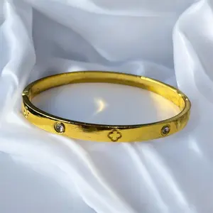 Clover Bangle