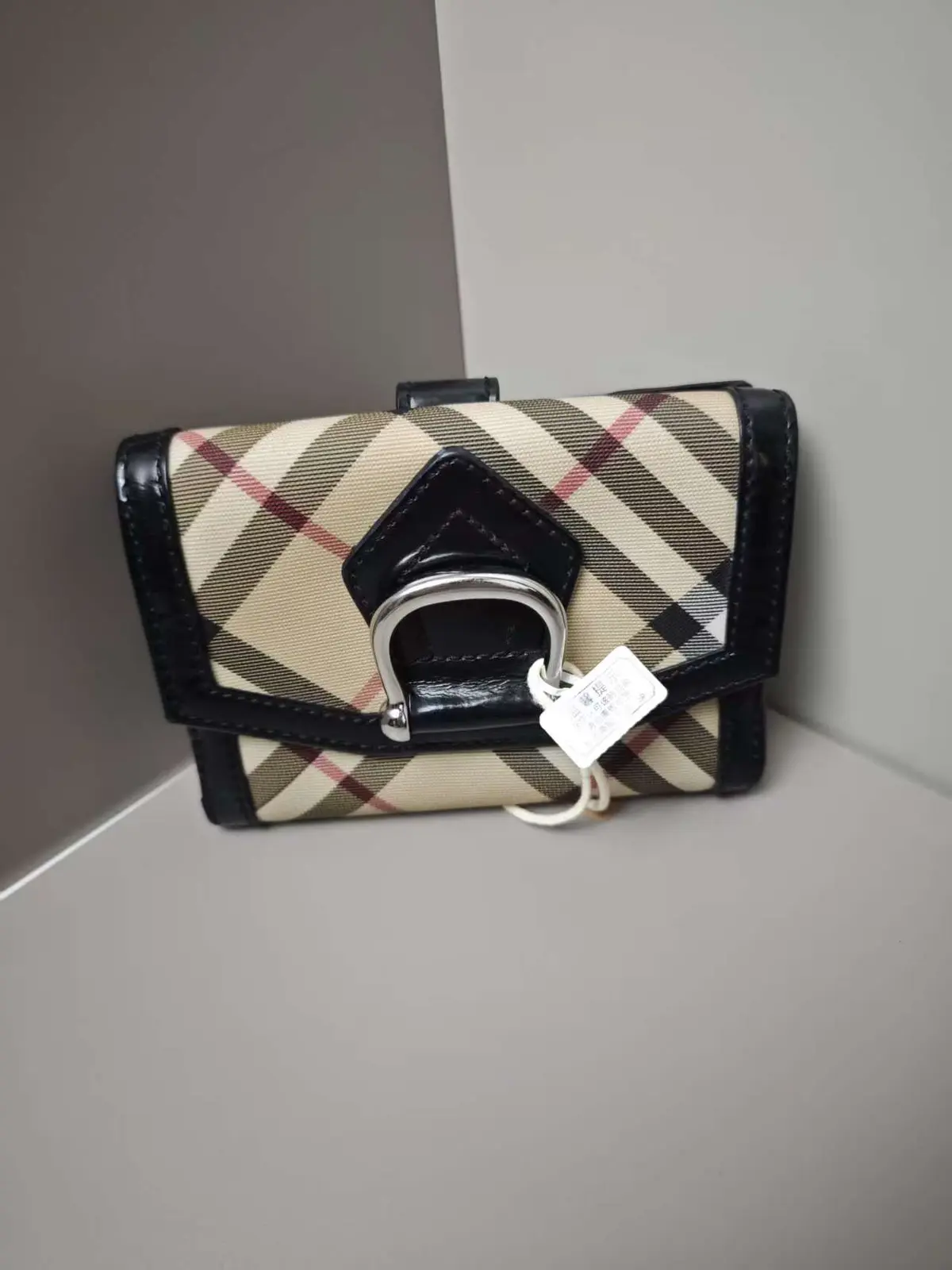 Pre-owned BURBERRY AS Shown Small Leather Goods sh 2372 Nova Check D Ring Compact Wallet 26.05.28