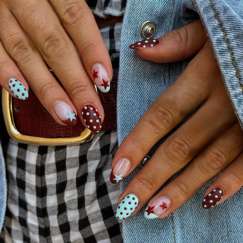 24pcs Oval Short Nails, Fake Nail Tips, Nude //blue Base + Polka Dots + Stars + French Tips, Nail Art, Reusable, Beginner Friendly, Includes Jelly Glue & Nail File