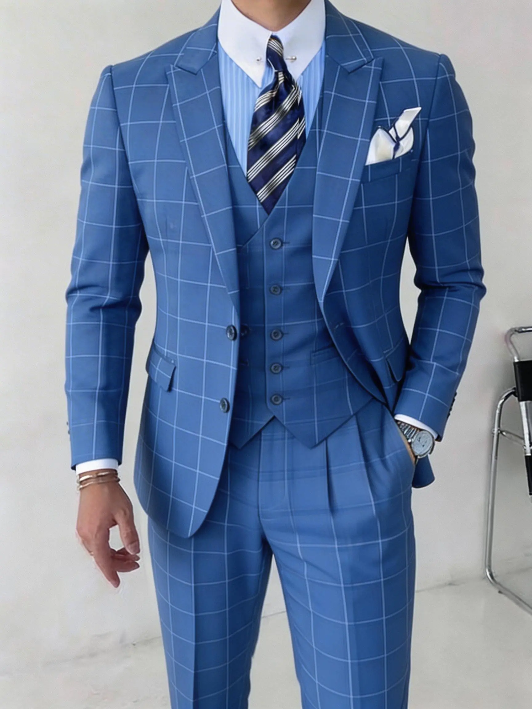 Men's Plaid Tuxedo Long Sleeve Suit - Double Breasted Three-Piece Set with Vest for Business, Casual, and Formal Events | Groom & Party Attire Elegant Menswear Classic