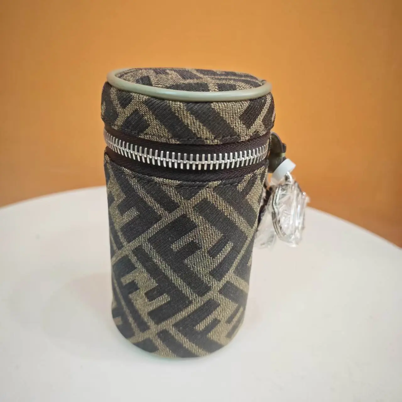 Pre-owned FENDI Leather Bucket Style Keychain, Bag Charm Pendant MSSJ