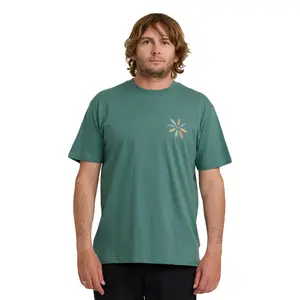 BILLABONG Men's Quiver Premium Short Sleeve T, Graphic Print Garment Washed, Everyday Casual